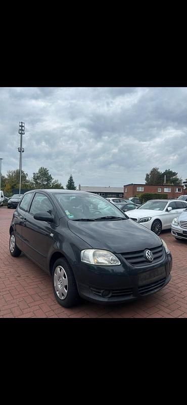Grau Gebraucht 2007 VW Fox Kleinwagen | 900 € (Superpreis) - Bild 1/4