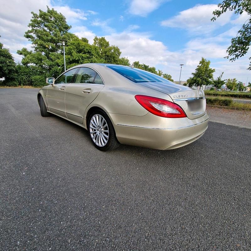 Gebraucht Mercedes CLS350 265 PS (194 kW) 2011 Gold Limousine