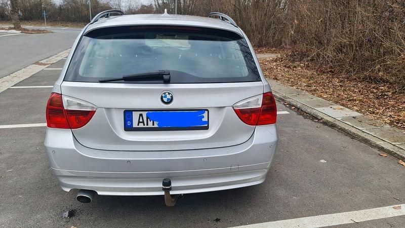 Gebraucht BMW 320 163 PS (119 kW) 2007 Silber Kombi