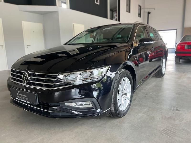 Schwarz Gebraucht 2023 VW Passat Business Kombi | 22.550 € (Guter Preis) - Bild 1/4