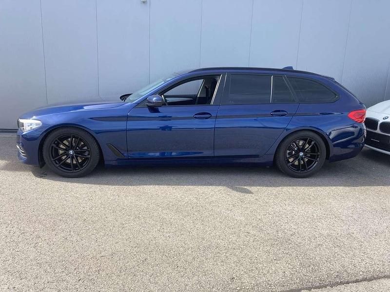 Gebraucht BMW 520 190 PS (139 kW) 2019 Mediterranblau metallic Kombi