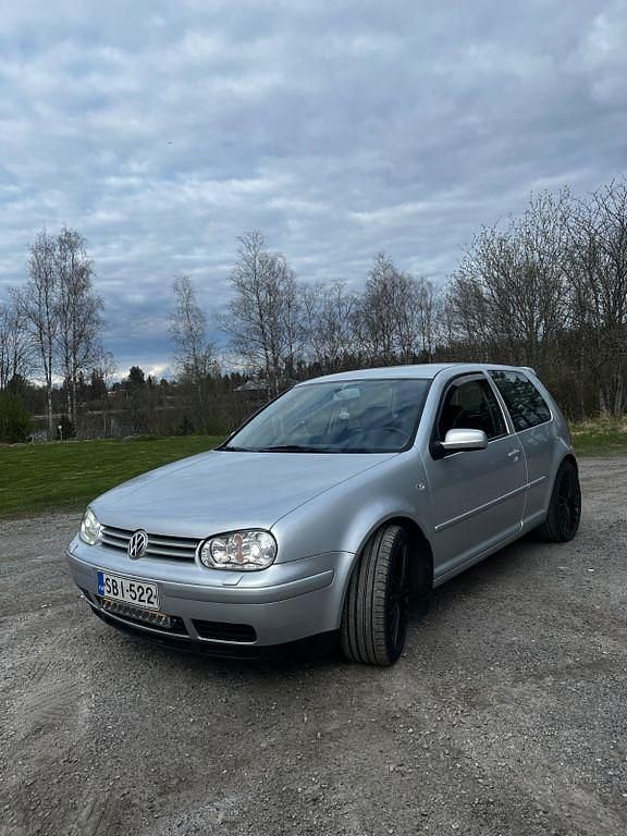 Silber Gebraucht 2001 VW Golf IV Limousine | 5.000 € (Fairer Preis) - Bild 1/4