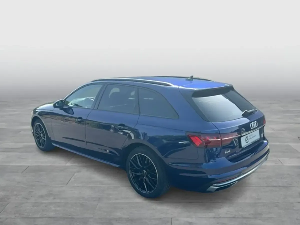 Gebraucht Audi A4 Advanced 163 PS (119 kW) 2023 Blau Kombi