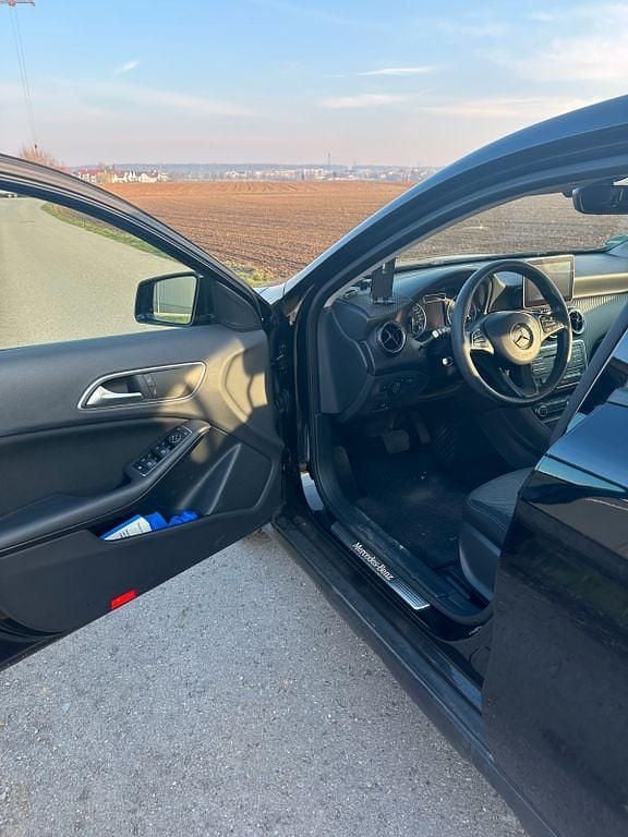 Gebraucht Mercedes GLA200 136 PS (100 kW) 2016 Schwarz SUV