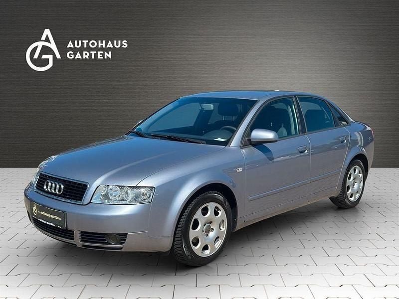 Grau Gebraucht 2004 Audi A4 Comfort Limousine | 1.950 € (Guter Preis) - Bild 1/3