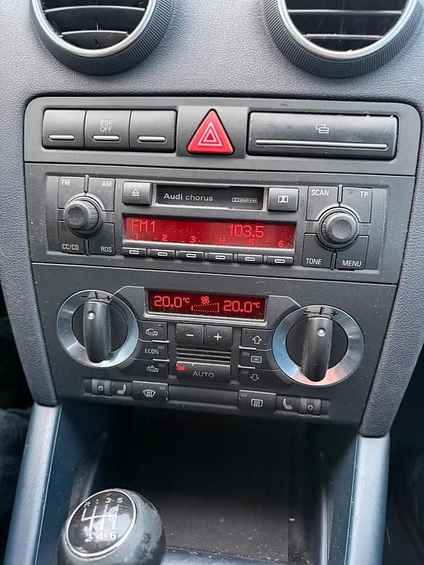 Usata Audi A3 116 CV (85 kW) 2004 Blu Utilitaria