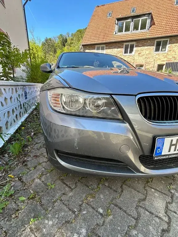 Gebraucht BMW 316 116 PS (85 kW) 2010 Grau Limousine