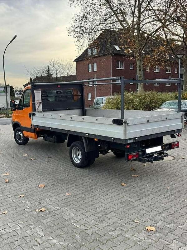 Gebraucht Iveco Daily 145 PS (106 kW) 2009 Orange Van
