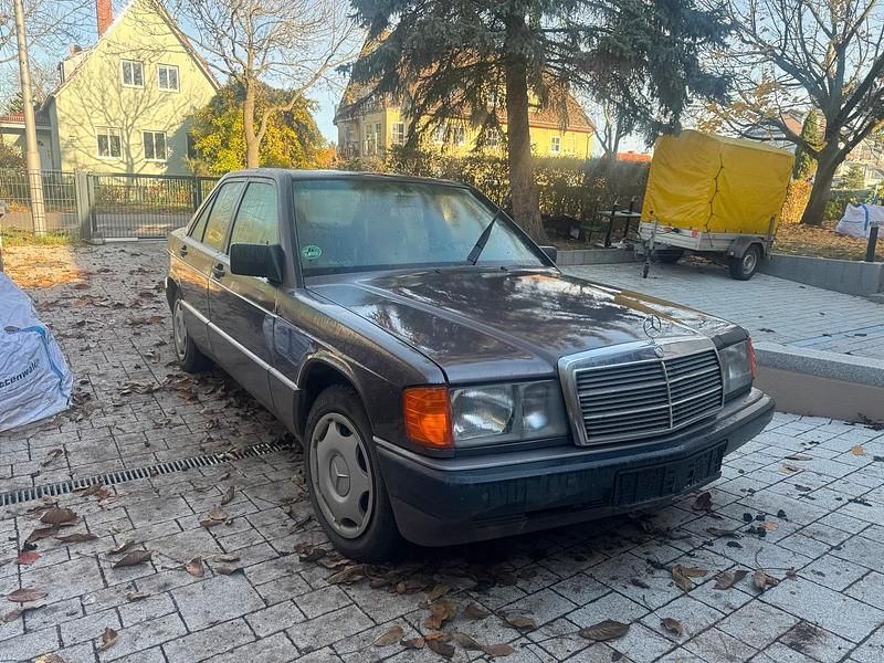 Violet Gebraucht 1992 Mercedes 190 Limousine | 1.500 € - Bild 1/4