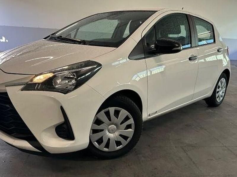 Gebraucht Toyota Yaris Basis 112 PS (82 kW) 2018 Weiß Limousine