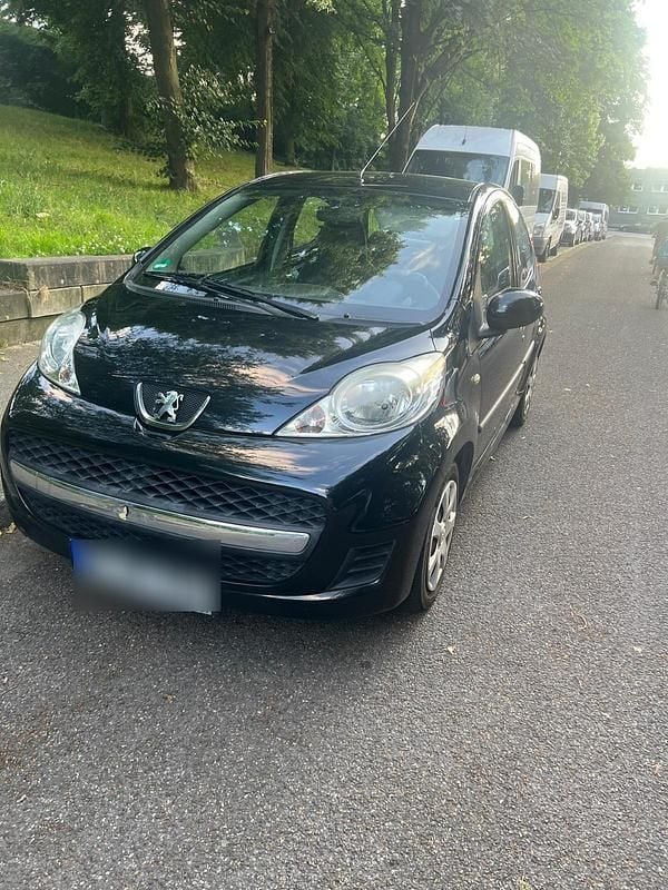 Schwarz Gebraucht 2010 Peugeot 107 Kleinwagen | 2.000 € (Superpreis) - Bild 1/4