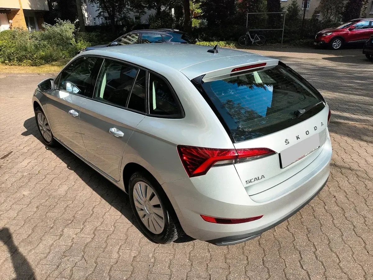 Gebraucht Skoda Scala 95 PS (69 kW) 2021 Silber Kleinwagen