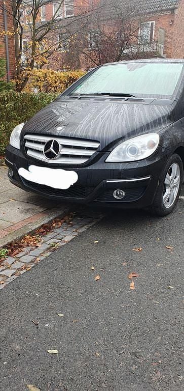 Schwarz Gebraucht 2009 Mercedes B200 Van / Kleinbus | 5.300 € (Fairer Preis) - Bild 1/4