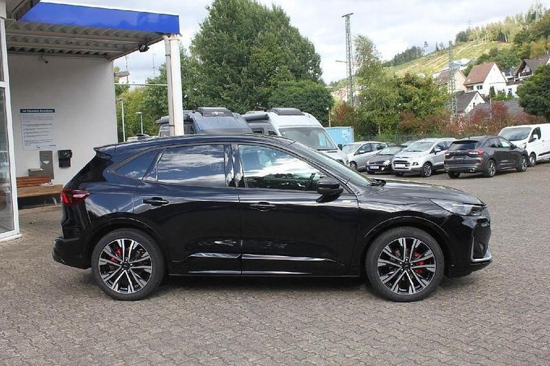 Neu Ford Kuga ST-Line X 190 PS (139 kW) 2025 Schwarz SUV