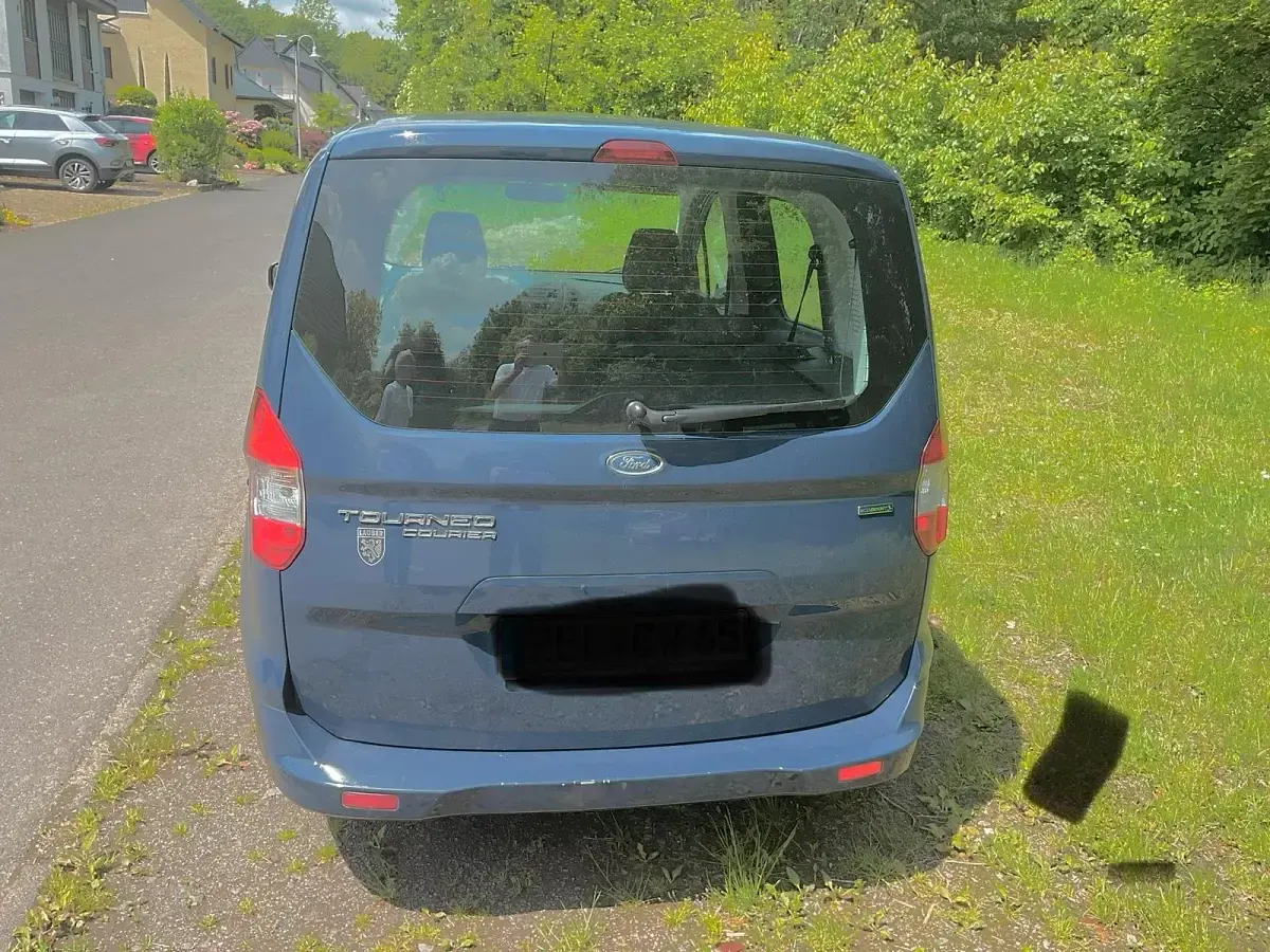 Gebraucht Ford Tourneo Courier 100 PS (73 kW) 2018 Blau Van / Kleinbus