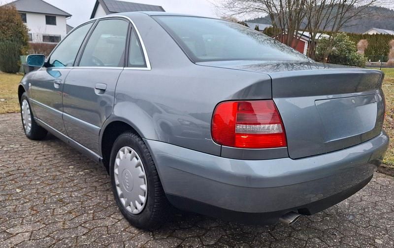 Gebraucht Audi A4 101 PS (74 kW) 2000 Grau Limousine