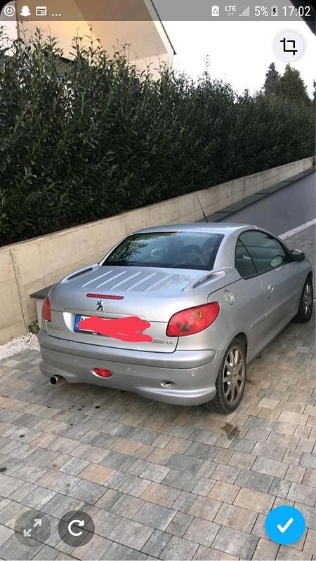 Weiß Gebraucht 2002 Peugeot 206 CC Cabrio | 400 € (Superpreis) - Bild 1/4