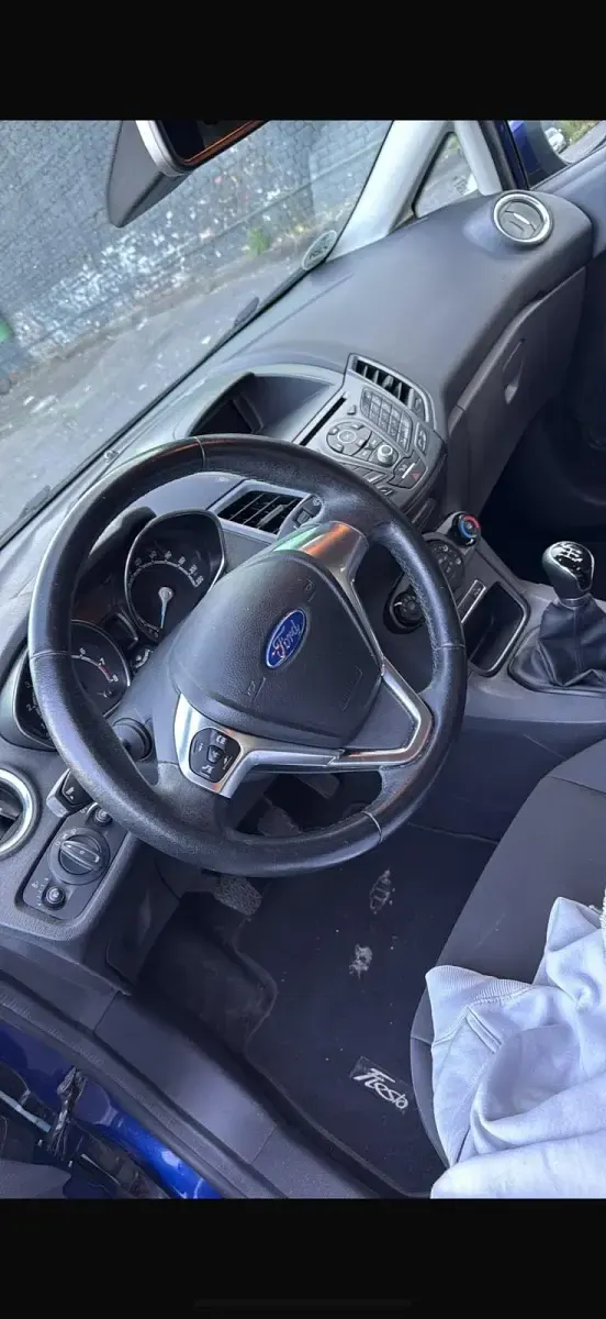 Gebraucht Ford Fiesta 80 PS (58 kW) 2017 Blau Kleinwagen