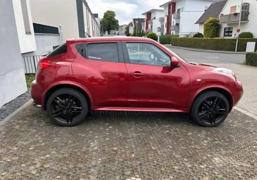 Używany Nissan Juke Acenta 190 KM (139 kW) 2010 Czarny SUV