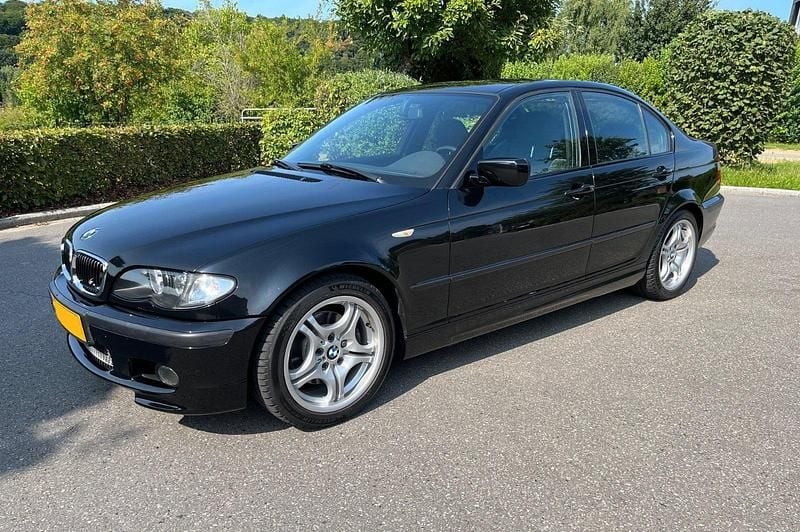 Schwarz Gebraucht 2002 BMW 325 M Sport Limousine | 12.450 € - Bild 1/4