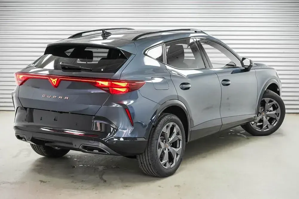 Neu Cupra Formentor 150 PS (110 kW) 2026 Magnetic grau metallic (s7) SUV