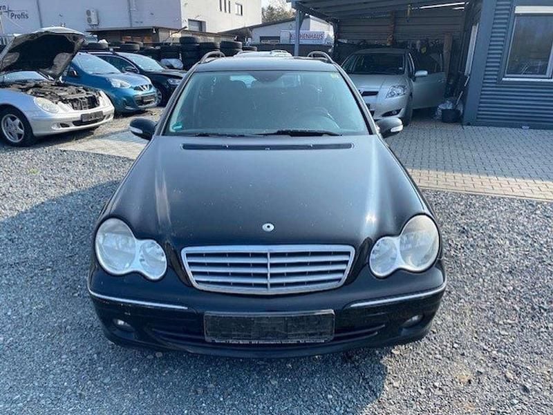 Gebraucht Mercedes C220 150 PS (110 kW) 2006 Obsidianschwarz  metalliclack Kombi