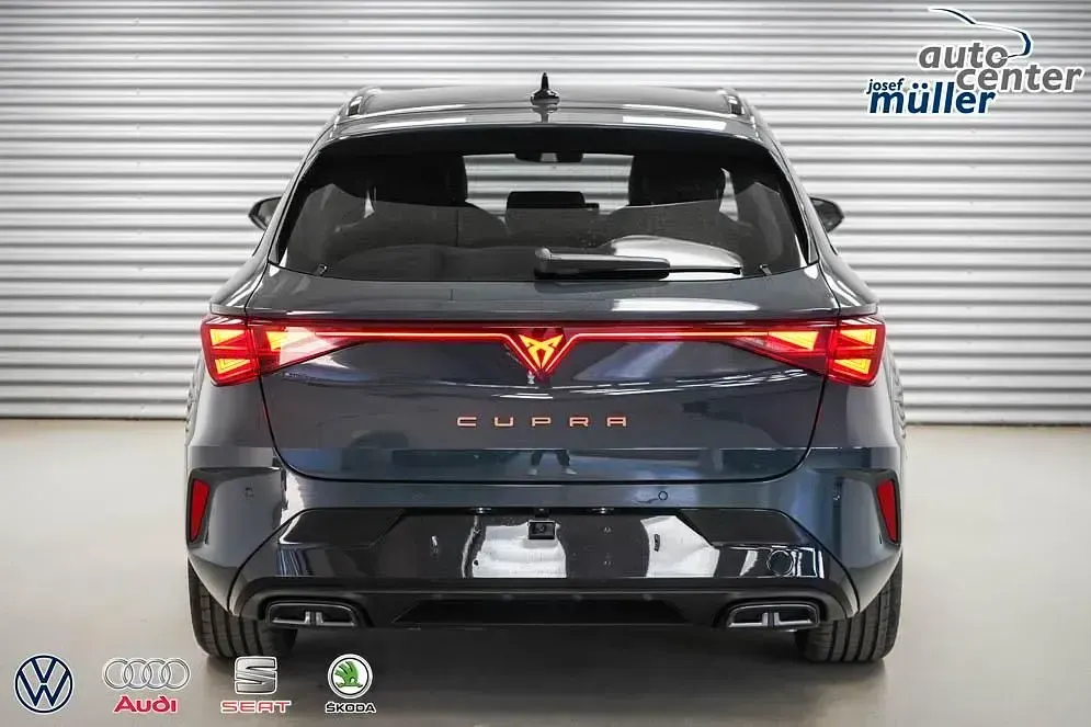 Neu Cupra Leon 204 PS (150 kW) 2026 Blau Limousine
