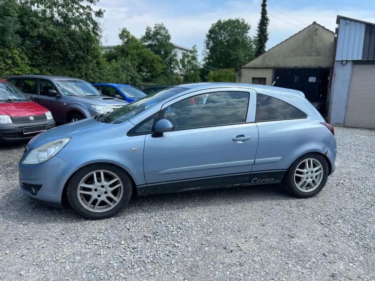Gebraucht Opel Corsa Catch Me 80 PS (58 kW) 2007 Aeroblau/air blue Kleinwagen