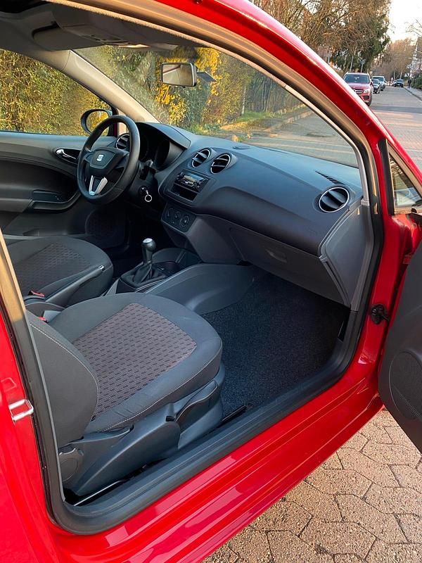 Gebraucht Seat Ibiza 70 PS (51 kW) 2009 Rot Limousine