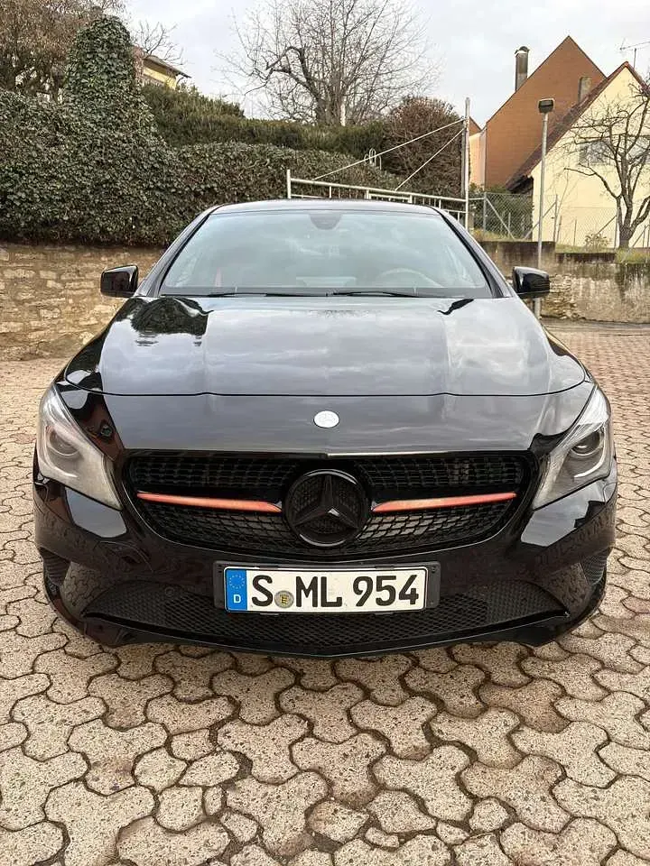 Gebraucht Mercedes CLA180 122 PS (89 kW) 2015 Schwarz Coupé