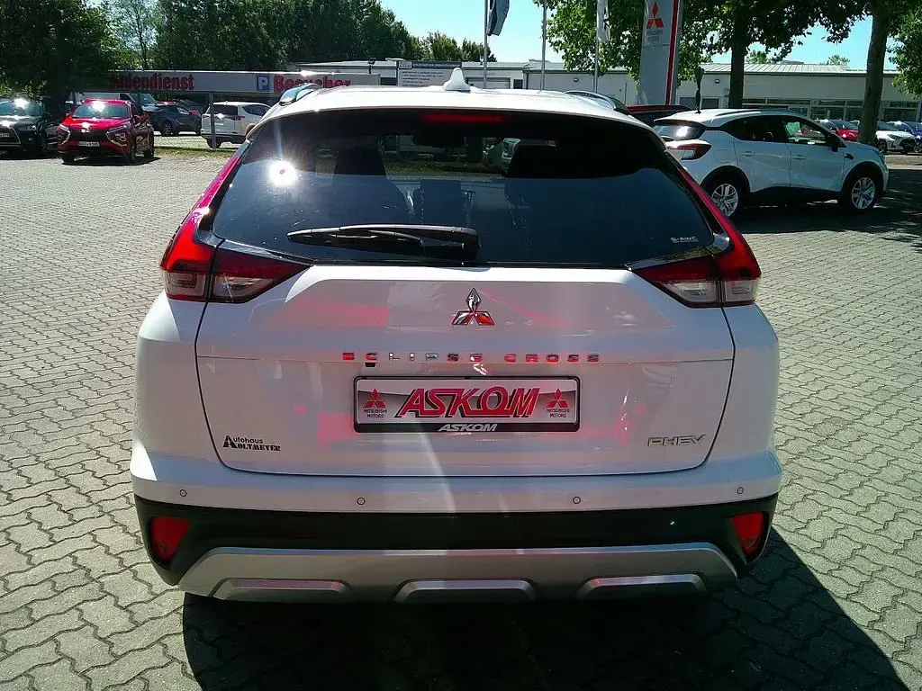 Gebraucht Mitsubishi Eclipse Cross Plus 188 PS (138 kW) 2024 Weiß SUV