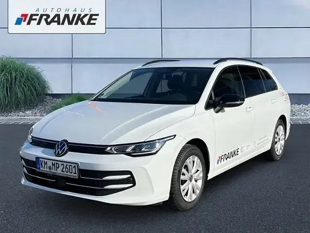 Gebraucht VW Golf VIII 116 PS (85 kW) 2026 Pure white Kombi