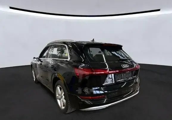 Second-hand Audi e-tron Advanced 300 kW (408 CP) 2022 Negru SUV