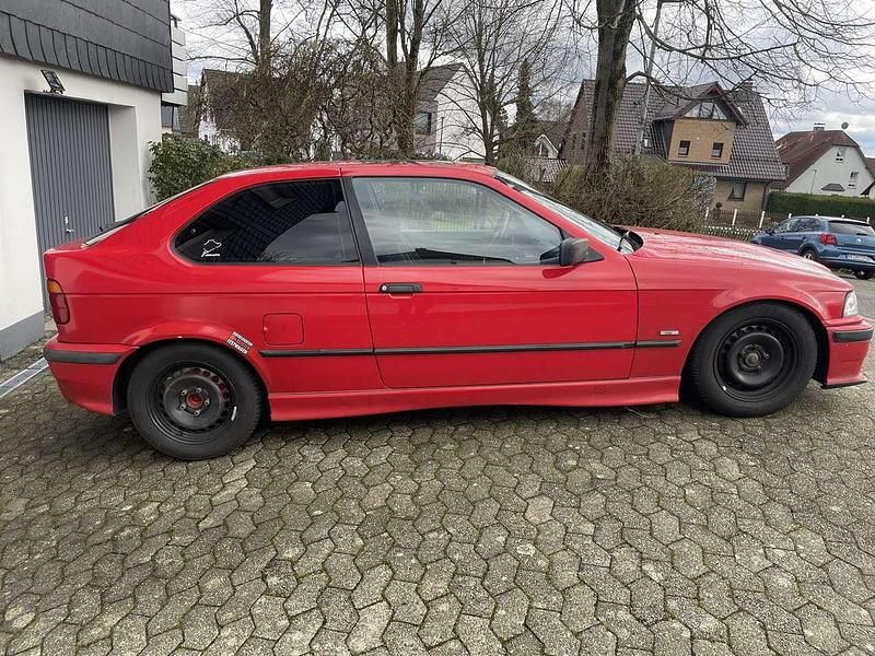 Gebraucht BMW 316 M Sport 102 PS (75 kW) 1995 Rot Coupé