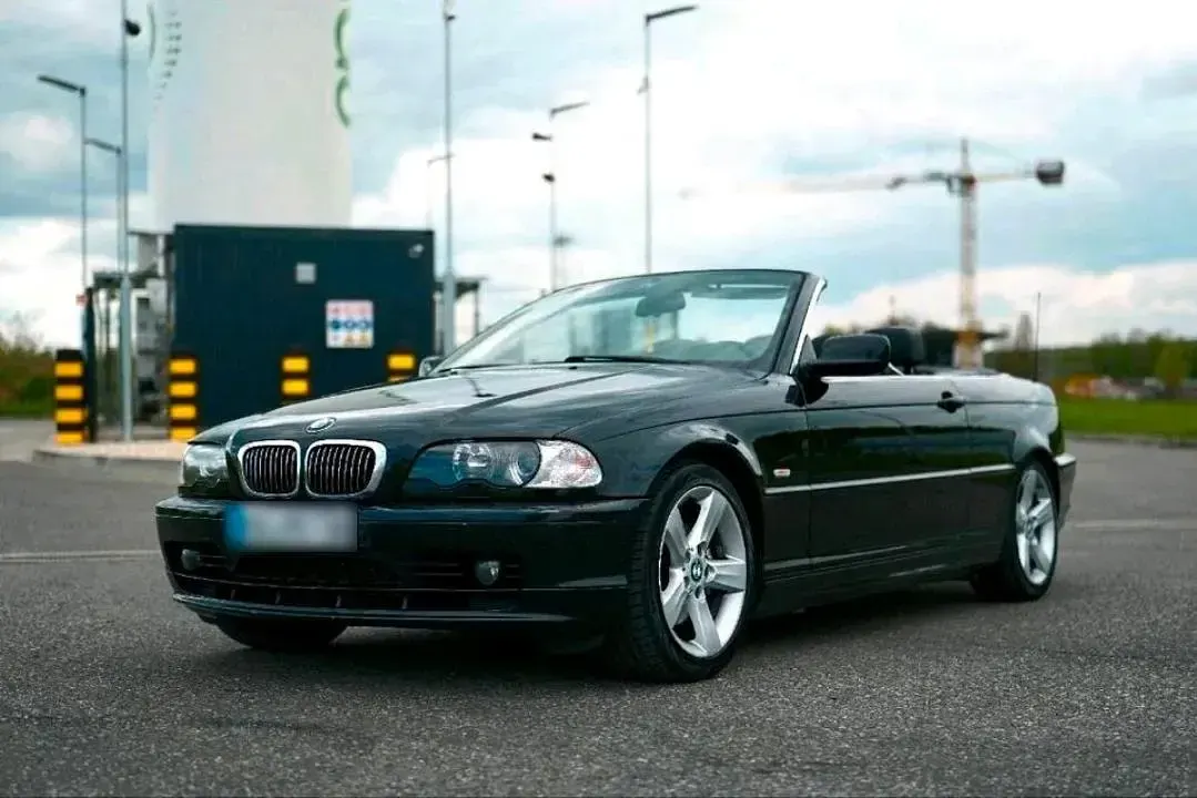 Gebraucht BMW 320 Cabriolet 170 PS (125 kW) 2001 Schwarz Cabrio