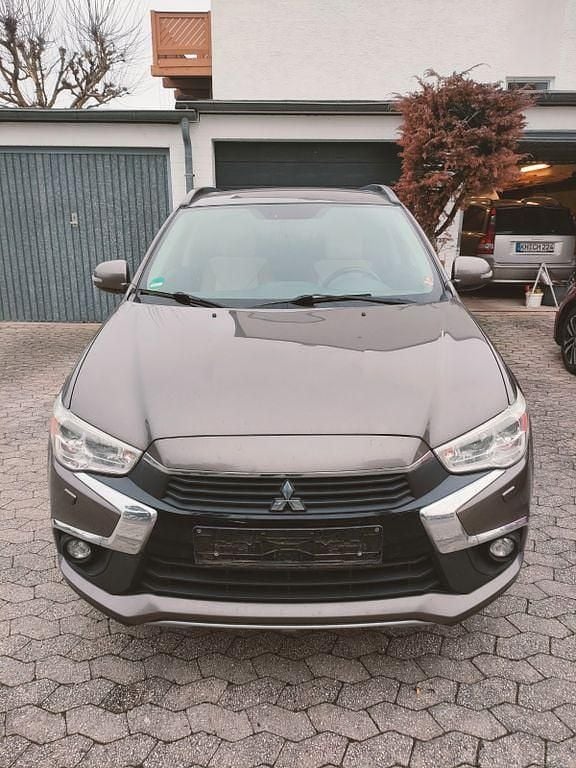 Braun Gebraucht 2017 Mitsubishi ASX Edition SUV | 12.600 € (Fairer Preis) - Bild 1/4