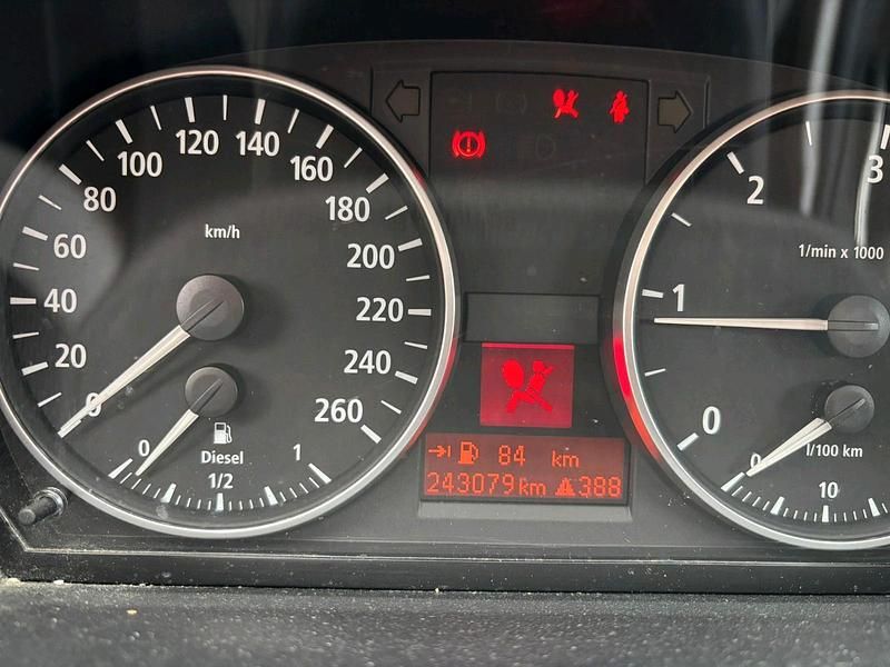 Gebraucht BMW 320 163 PS (119 kW) 2006 Grau Kombi