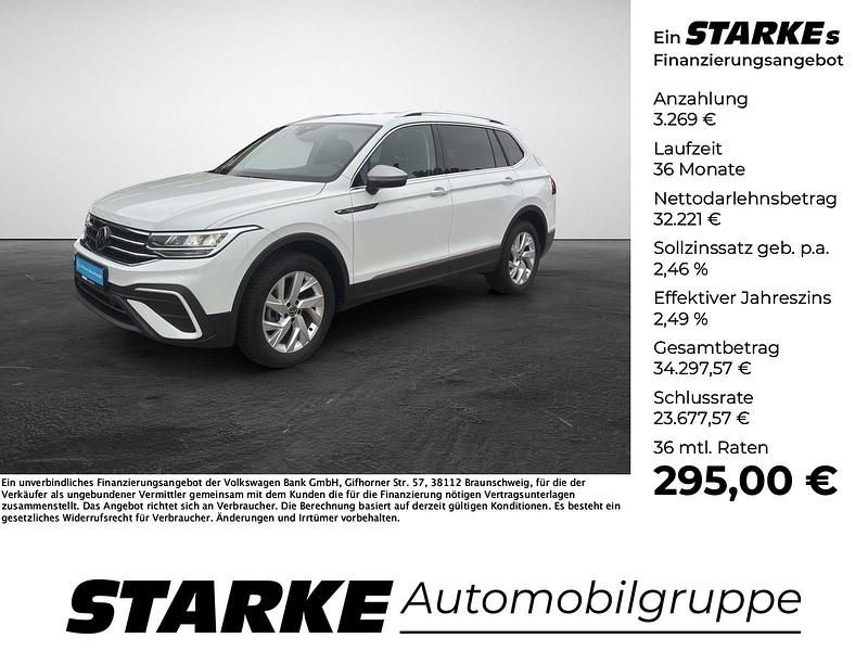 Deep black perleffekt (metallic) Gebraucht 2022 VW Tiguan Allspace Life SUV | 34.980 € (Fairer Preis) - Bild 1/4