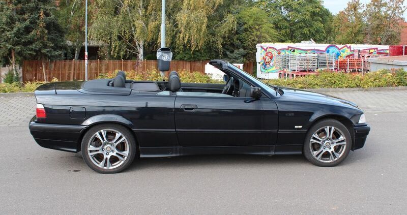 Schwarz Gebraucht 1998 BMW 320 Cabriolet Sport Line Cabrio | 8.900 € (Superpreis) - Bild 1/4