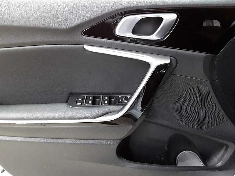 Gebraucht Kia Ceed Sportswagon Vision 105 PS (77 kW) 2022 Carraraweiß Kombi