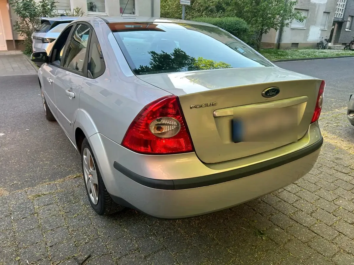 Usata Ford Focus 145 CV (106 kW) 2007 Grigio Berlina