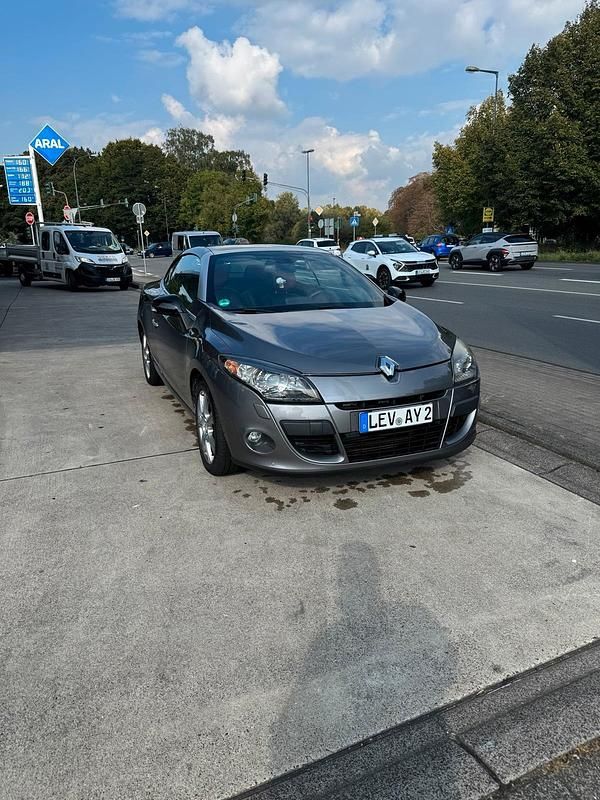 Grau Gebraucht 2010 Renault Mégane Cabriolet Cabrio | 3.500 € (Superpreis) - Bild 1/4
