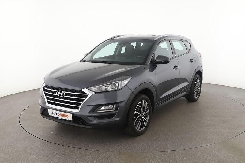 Grau Gebraucht 2020 Hyundai Tucson Advantage SUV | 16.670 € (Superpreis) - Bild 1/3
