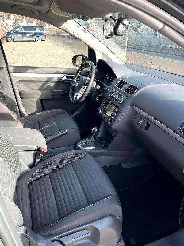 Gebraucht VW Touran 140 PS (102 kW) 2014 Grau Van / Kleinbus