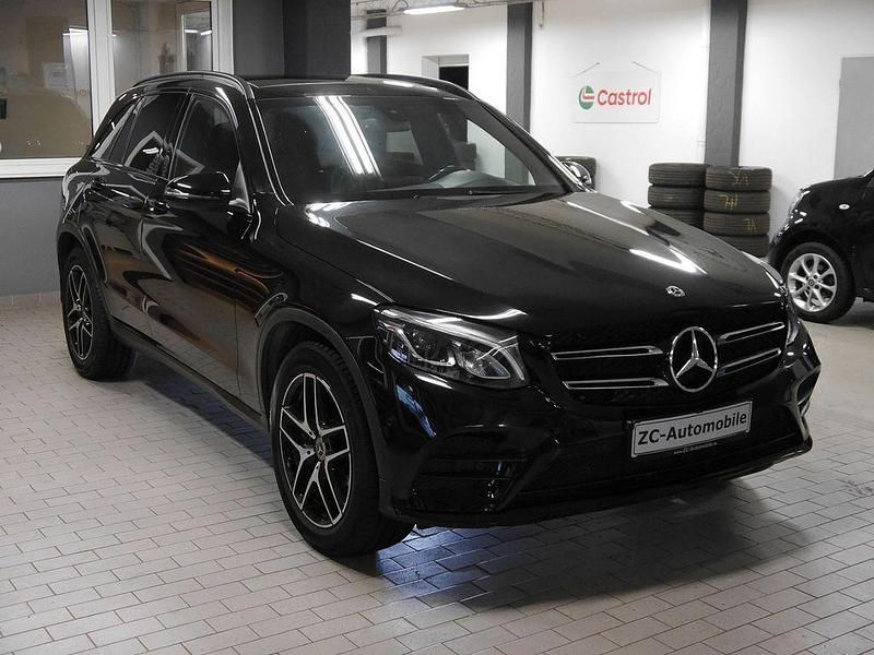 Schwarz Gebraucht 2018 Mercedes GLC250 AMG SUV | 29.700 € (Fairer Preis) - Bild 1/4