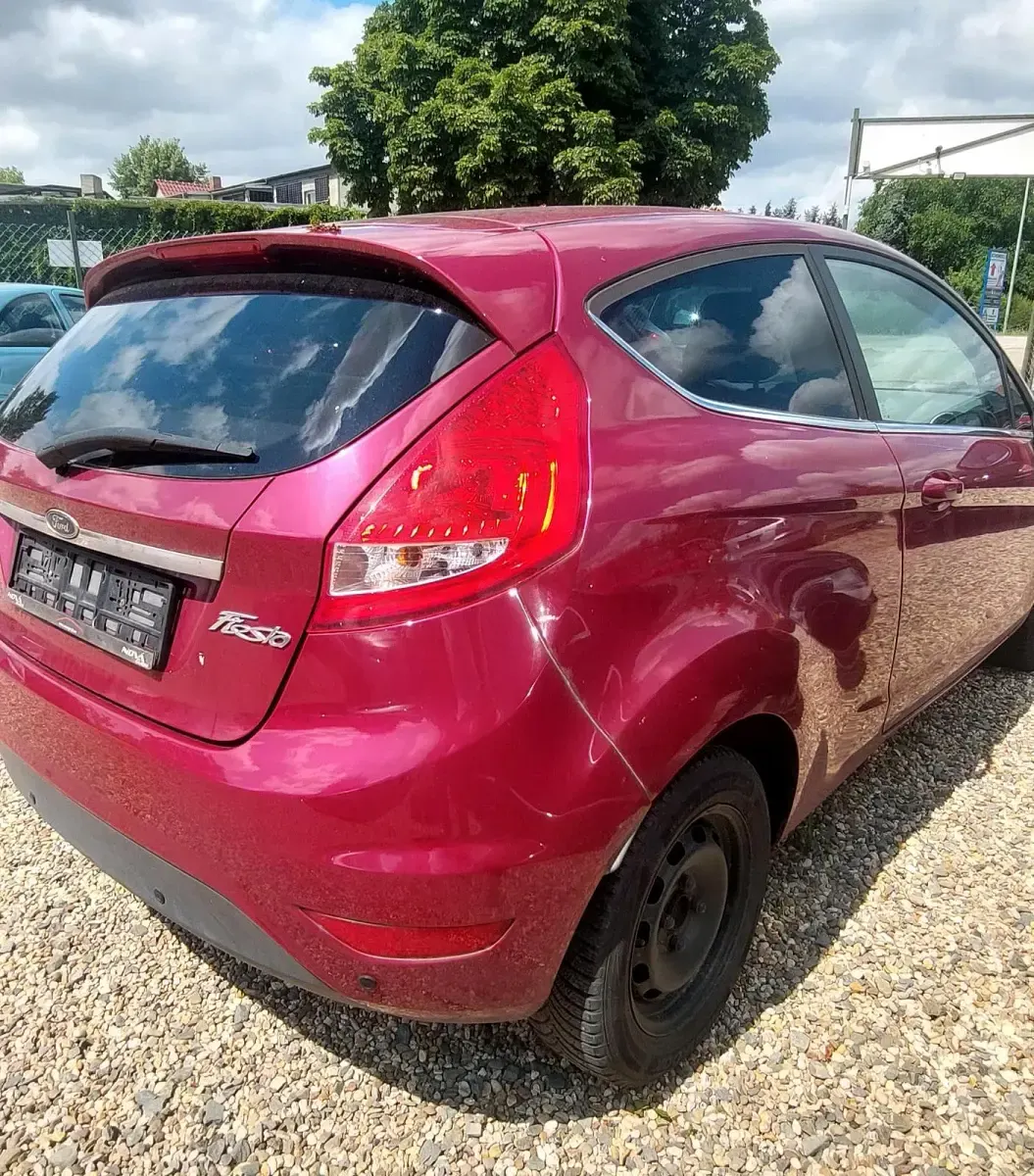 Gebraucht Ford Fiesta Titanium 82 PS (60 kW) 2009 Rot Limousine