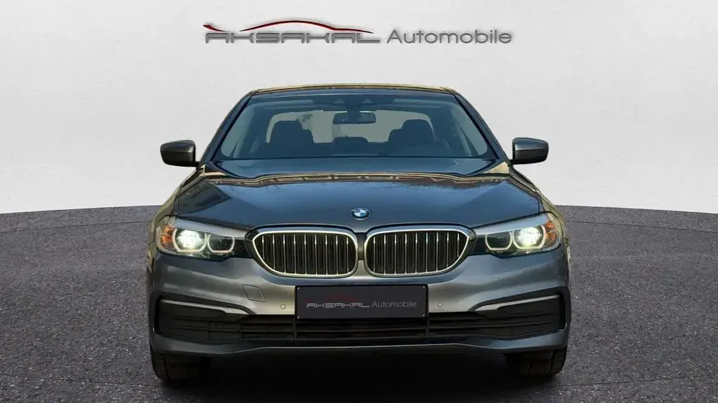 Gebraucht BMW 518 Performance 190 PS (139 kW) 2019 Grau Limousine