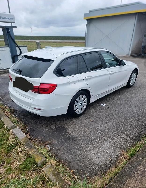 Gebraucht BMW 318 150 PS (110 kW) 2016 Weiß Kombi