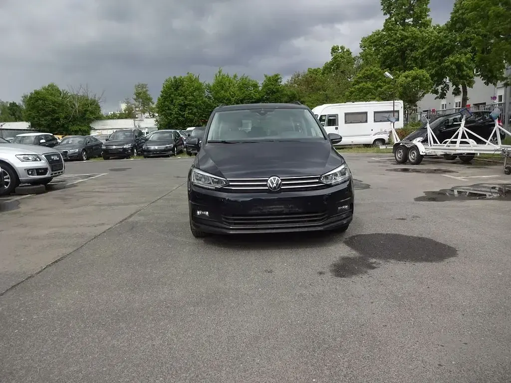 Gebraucht VW Touran Comfortline 150 PS (110 kW) 2022 Deep black Van / Kleinbus