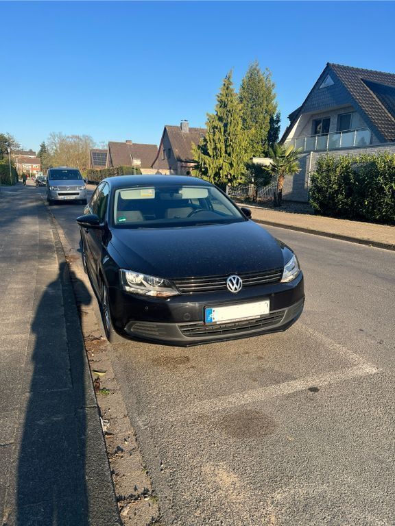 Schwarz Gebraucht 2011 VW Jetta Trendline Limousine | 4.000 € (Guter Preis) - Bild 1/4